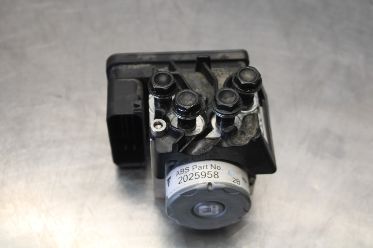 20 TRIUMPH STREET TRIPLE 765 ABS PUMP UNIT MODULE BB864