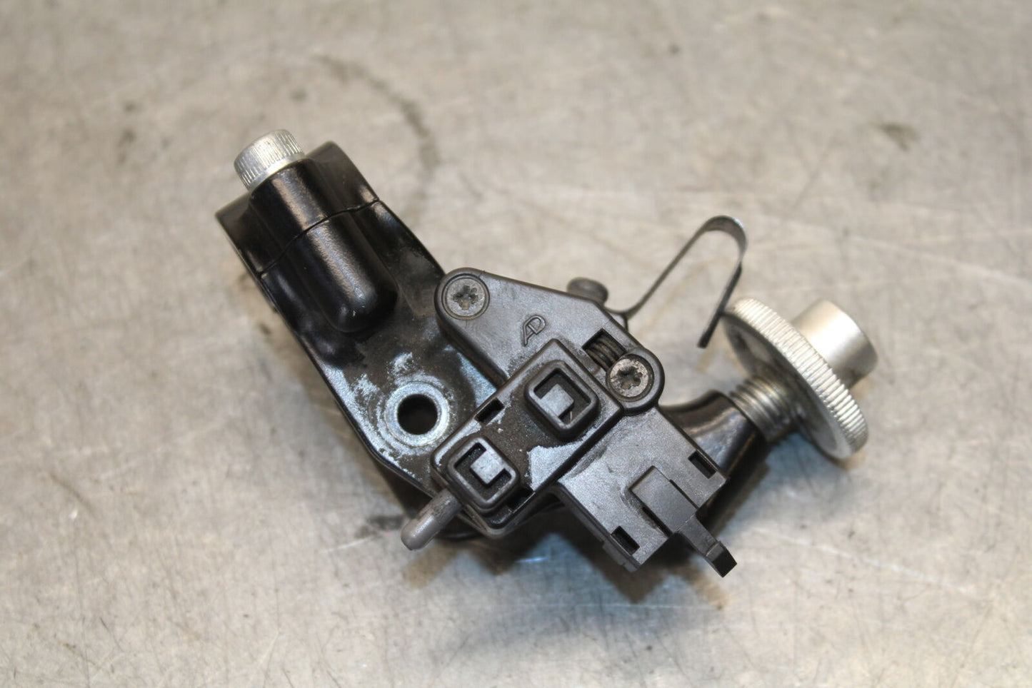 13-18 KAWASAKI NINJA ZX6R CLUTCH LEVER PERCH MOUNT BRACKET BB682