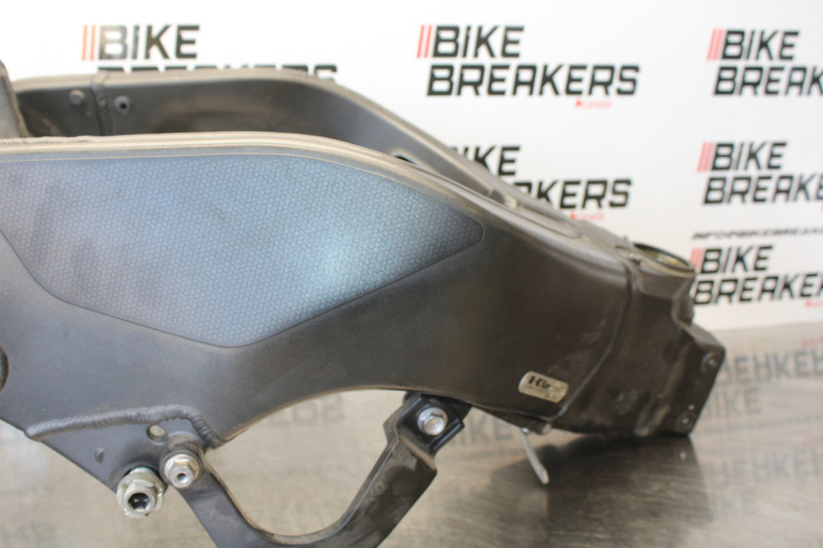 04-05 KAWASAKI NINJA ZX10R FRAME CHASSIS BB163