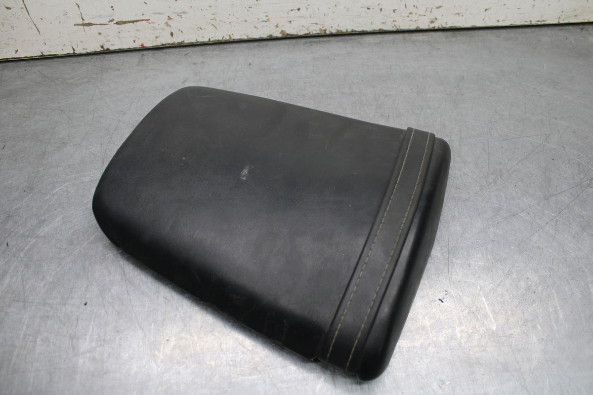 05-06 HONDA CBR600RR REAR BACK PASSENGER TANDEM SEAT PAD SADDLE PILLION BB727