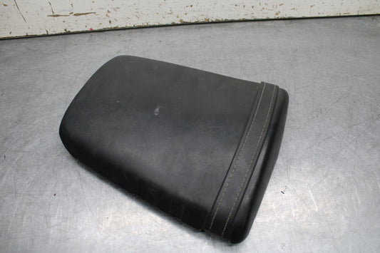 05-06 HONDA CBR600RR REAR BACK PASSENGER TANDEM SEAT PAD SADDLE PILLION BB727