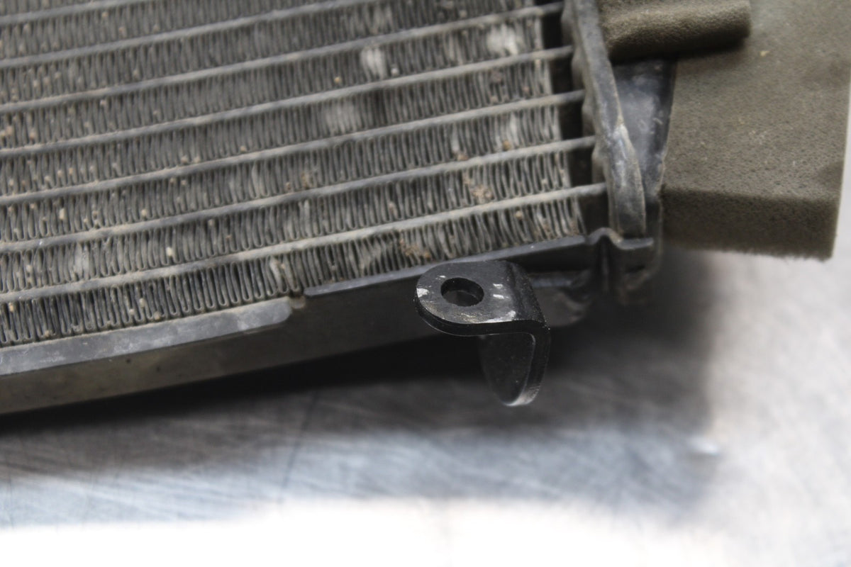 05 YAMAHA YZF R6 ENGINE RADIATOR MOTOR COOLER COOLING RADIATER BB858