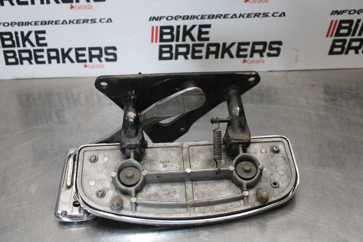 03-08 KAWASAKI VULCAN 1600 RIGHT FRONT FOOT REST PEG STEP BB196