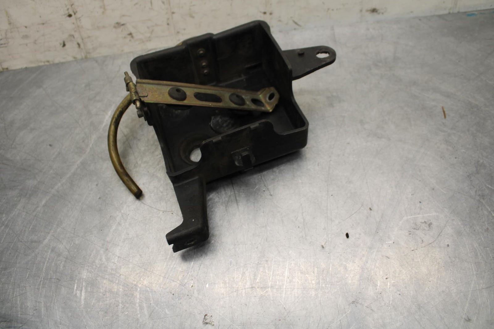 85-88 HONDA NS400R NC19 NSR400 NS400RG BATTERY BOX CLAMP STRAP BB32