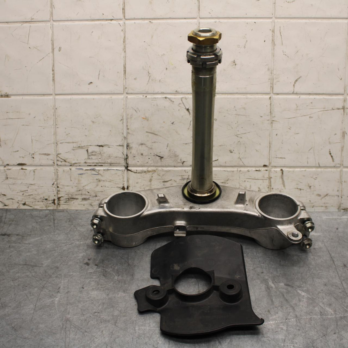 11-23 SUZUKI GSXR 750 FRONT FORKS CLAMP LOWER TRIPLE TREE STEM BB55