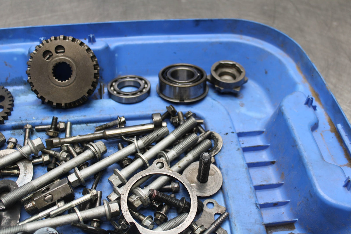 08 KAWASAKI NINJA ZX10R ENGINE BOLTS HARDWARE MOTOR SCREWS BB902