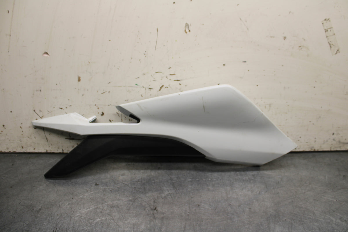15-16 HONDA CB300F RIGHT REAR BACK TAIL FAIRING COWL SHROUD BB740