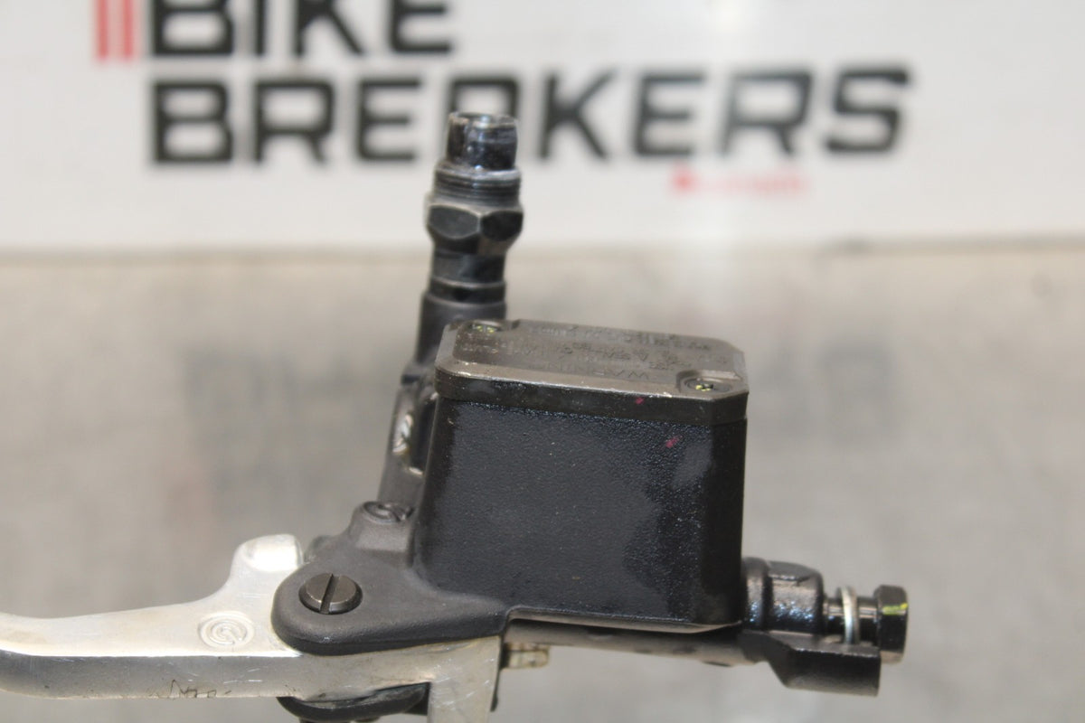 19 MOTO GUZZI V7 III FRONT BRAKE MASTER CYLINDER w/ LEVER BB831