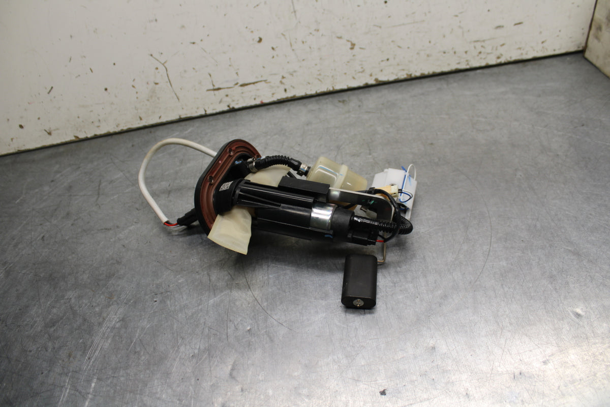 21-24 APRILIA TUONO 660 FACTORY FUEL PUMP GAS PETROL SENDER UNIT BB733