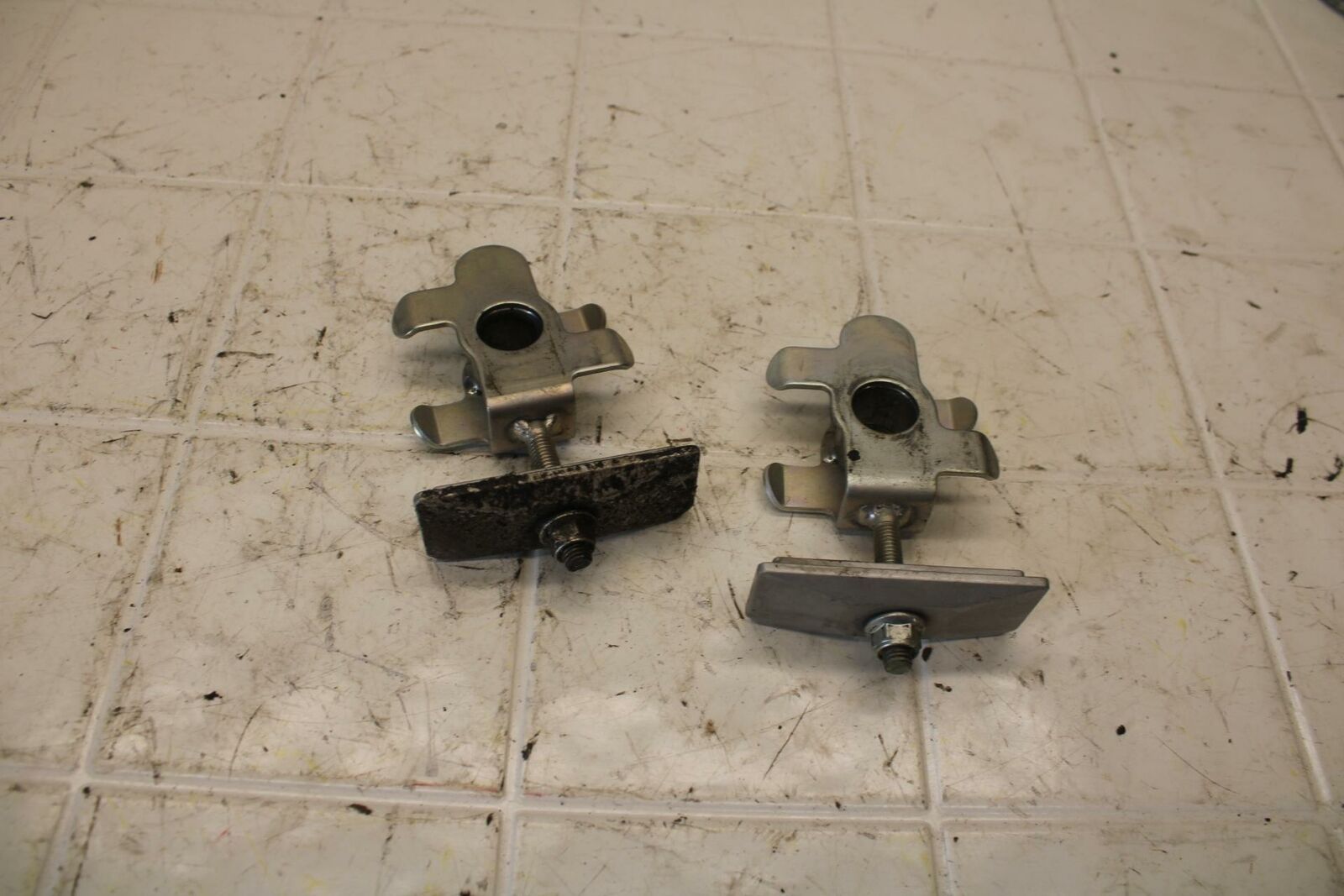 07 SUZUKI SV650 SWINGARM CHAIN TENSIONER ADJUSTMENT BRACKETS  BB13