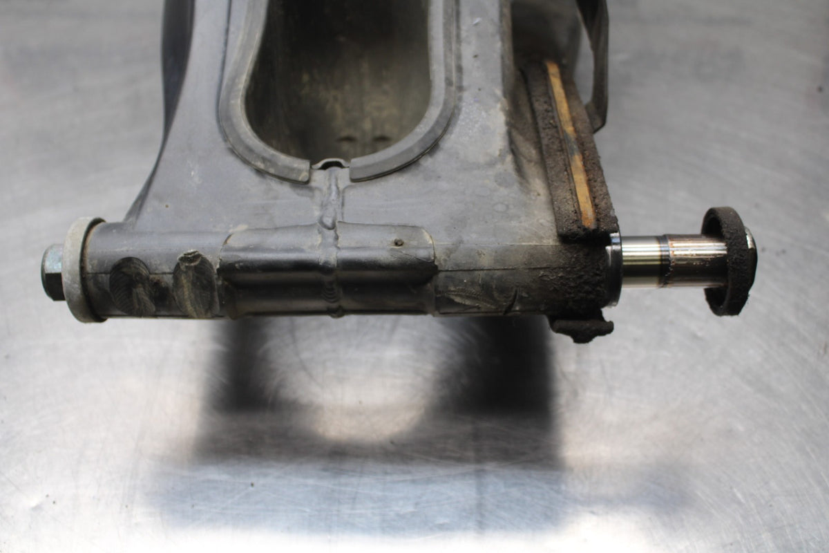 05 YAMAHA YZF R6 REAR SWINGARM BACK SUSPENSION SWING ARM BB858