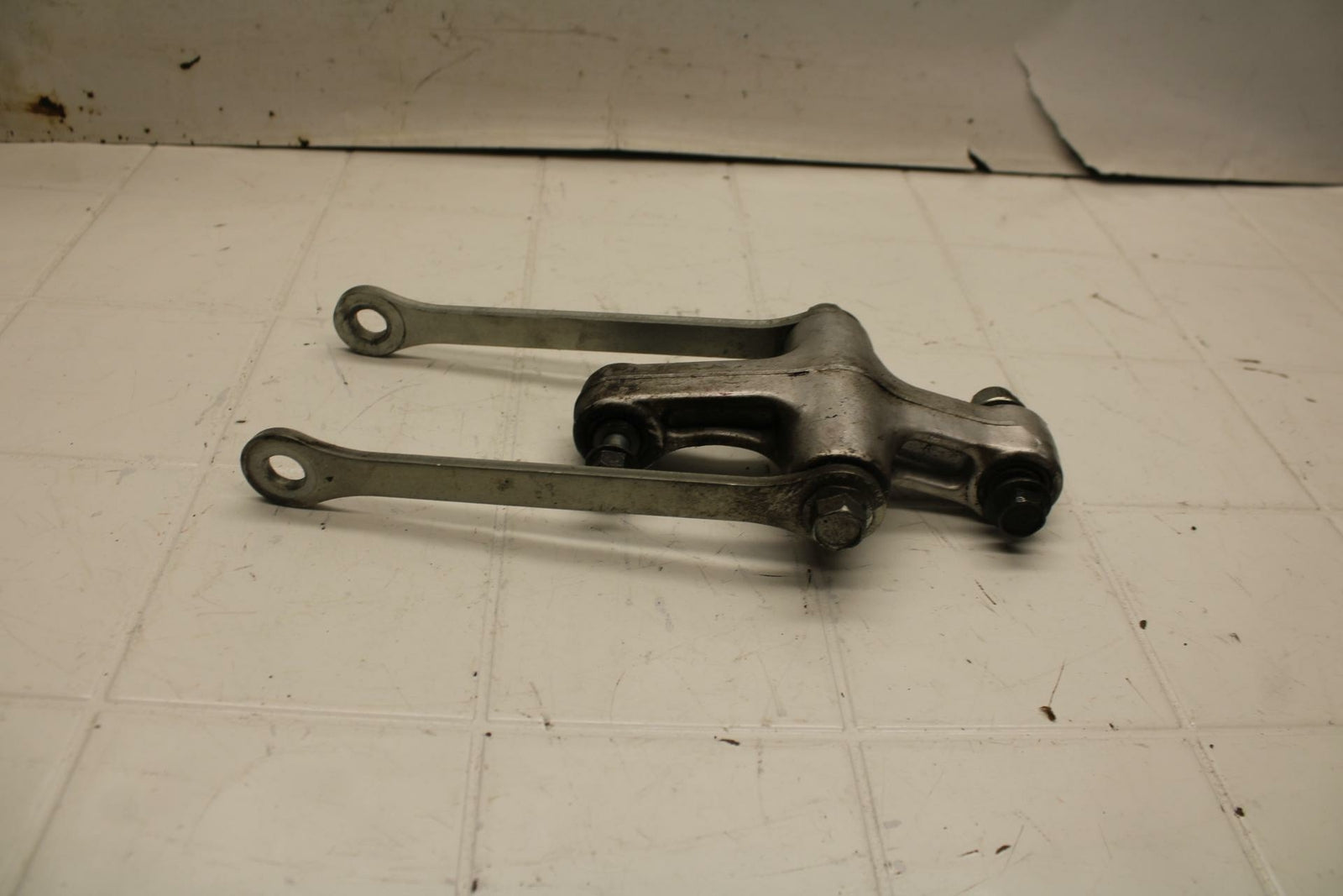 04-05 SUZUKI KATANA 600 REAR DOGBONE SHOCK LINKAGE LINK BB09