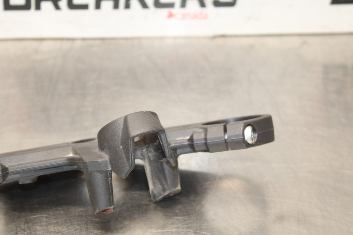 24-25 KAWASAKI NINJA ZX6R FORKS UPPER TRIPLE TREE CLAMP BB939