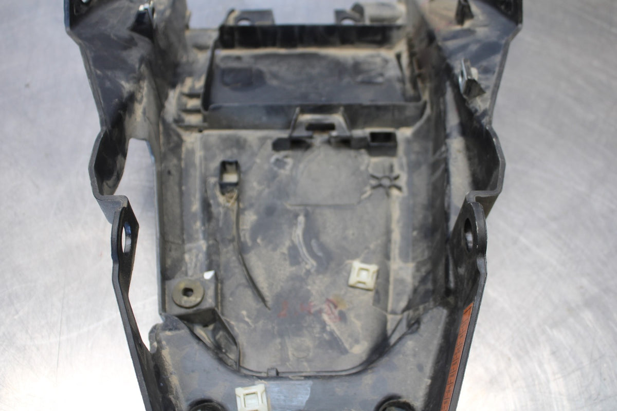 17-22 KTM 390 DUKE REAR BACK TAIL UNDERTAIL BATTERY TRAY PLASTIC BB180