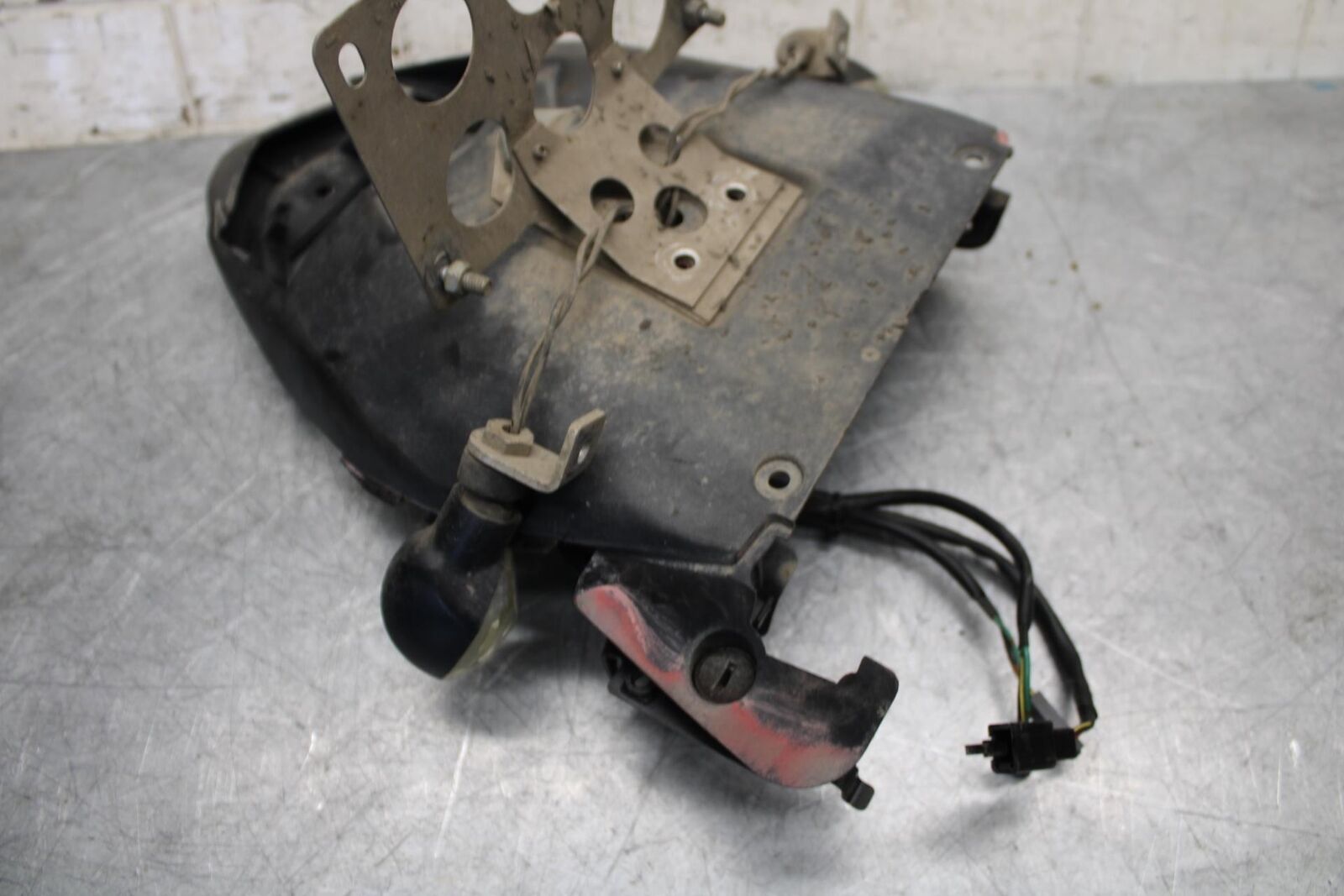 2012 Kawasaki Ninja ZX6R TIDY  REAR TAILLIGHT BRAKE LIGHT TRIM  BB529