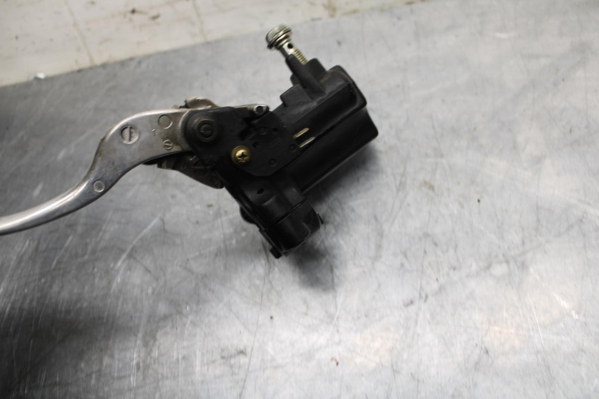 03 KAWASAKI ZX12R FRONT BRAKE MASTER CYLINDER w/ LEVER BB472