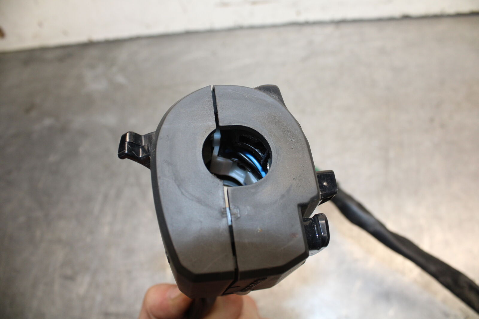 13-18 KAWASAKI NINJA ZX6R LEFT CLIP ON HANDLE HORN SIGNALS SWITCH BB666