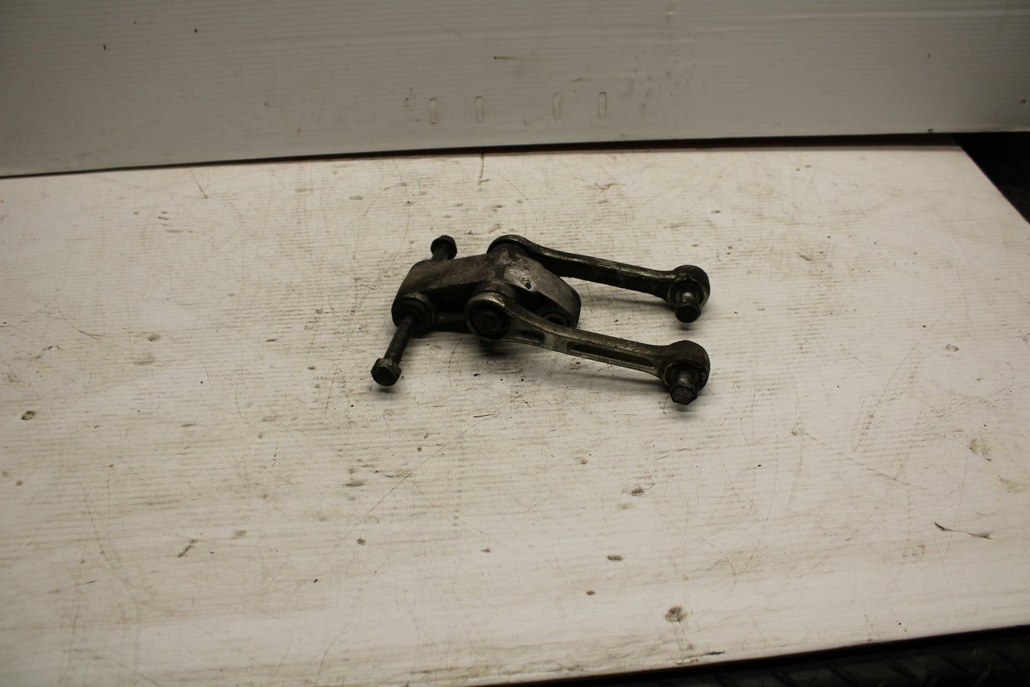 90-07 KAWASAKI ZZR 250 REAR DOGBONE SHOCK LINKAGE LINK BB298