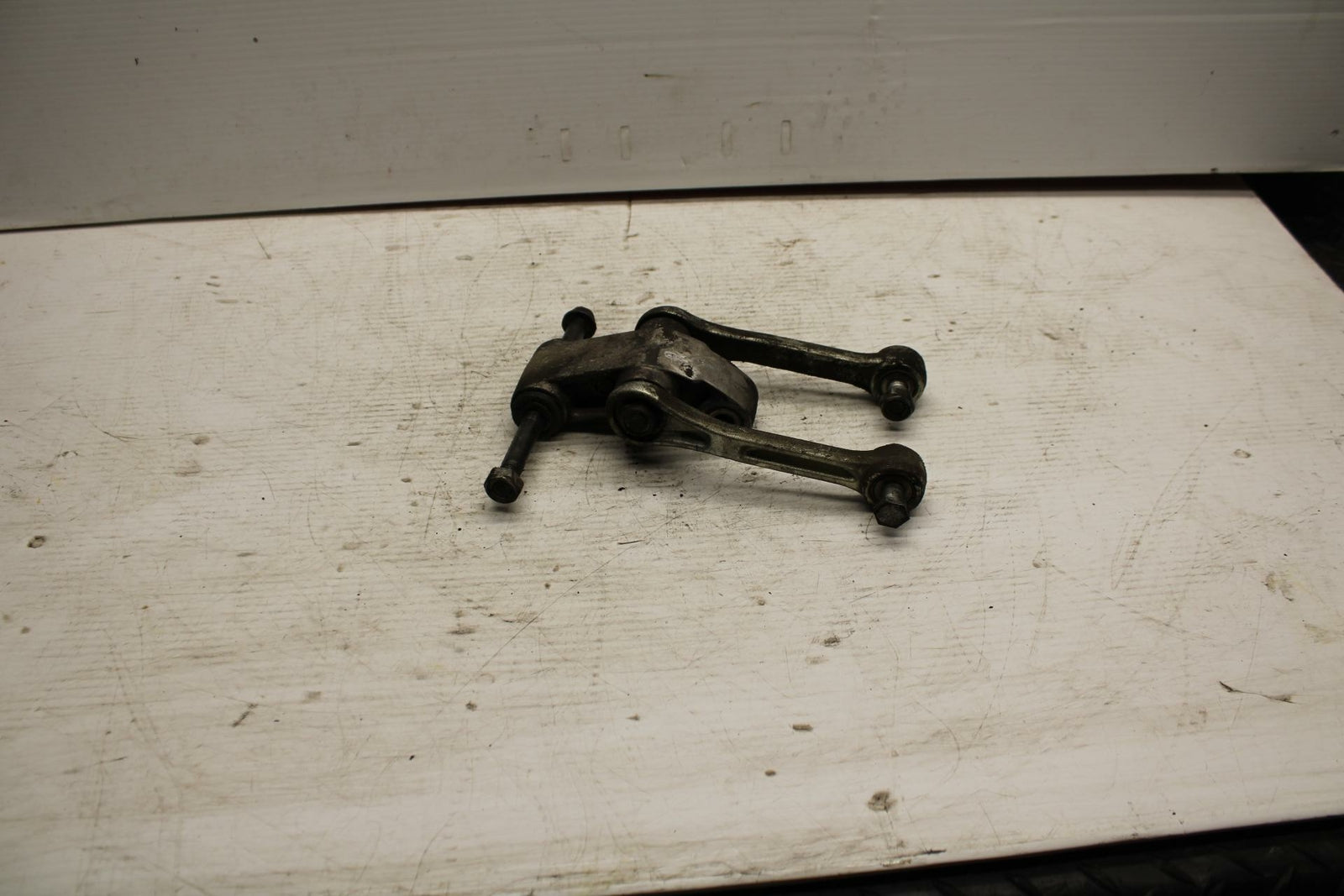 90-07 KAWASAKI ZZR 250 REAR DOGBONE SHOCK LINKAGE LINK BB298