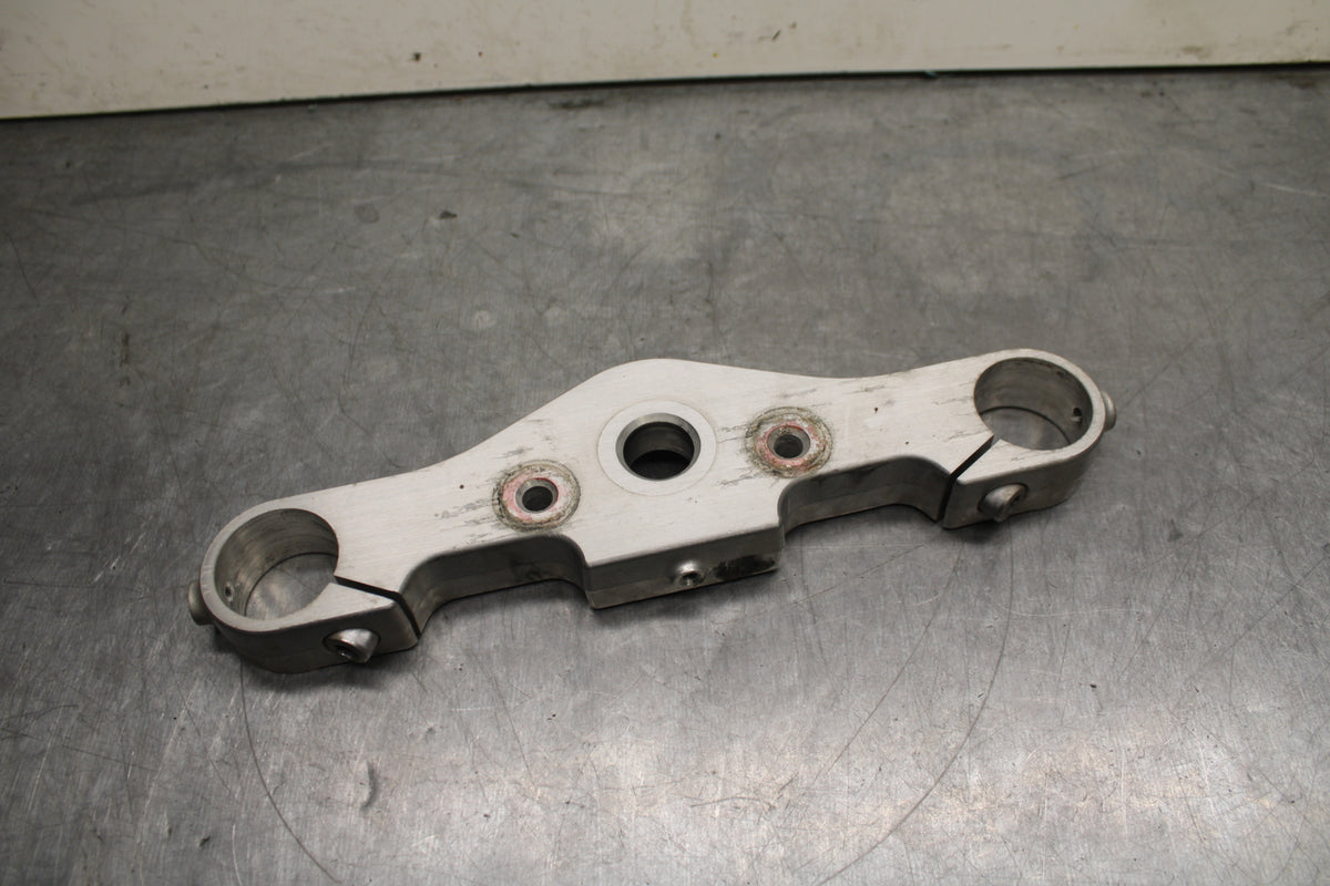 03-08 KAWASAKI VULCAN 1600 FORKS UPPER TRIPLE TREE CLAMP BB754