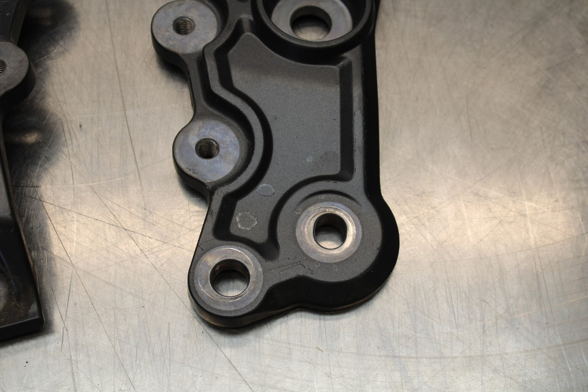 22-25 YAMAHA YZF R7 LEFT RIGHT FRAME REARSET BRACKETS MOUNTS BB182