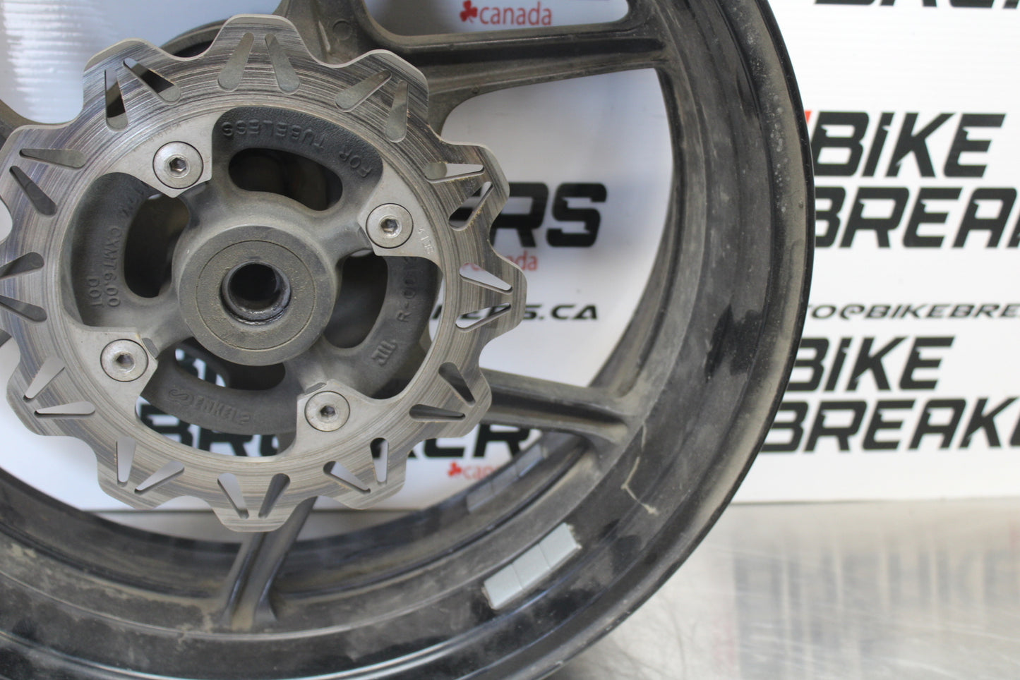 04-05 KAWASAKI NINJA ZX10R REAR WHEEL BACK RIM & ROTOR BB163