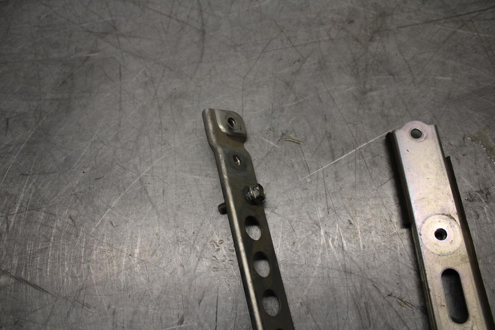 07-08 KAWASAKI CONCOURS 1400 ABS GAS TANK PETROL RESERVOIR BRACKETS BB449