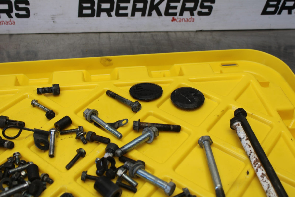 02 KAWASAKI VULCAN 800 VN800B CLASSIC MOUNTING BOLTS HARDWARE BB862