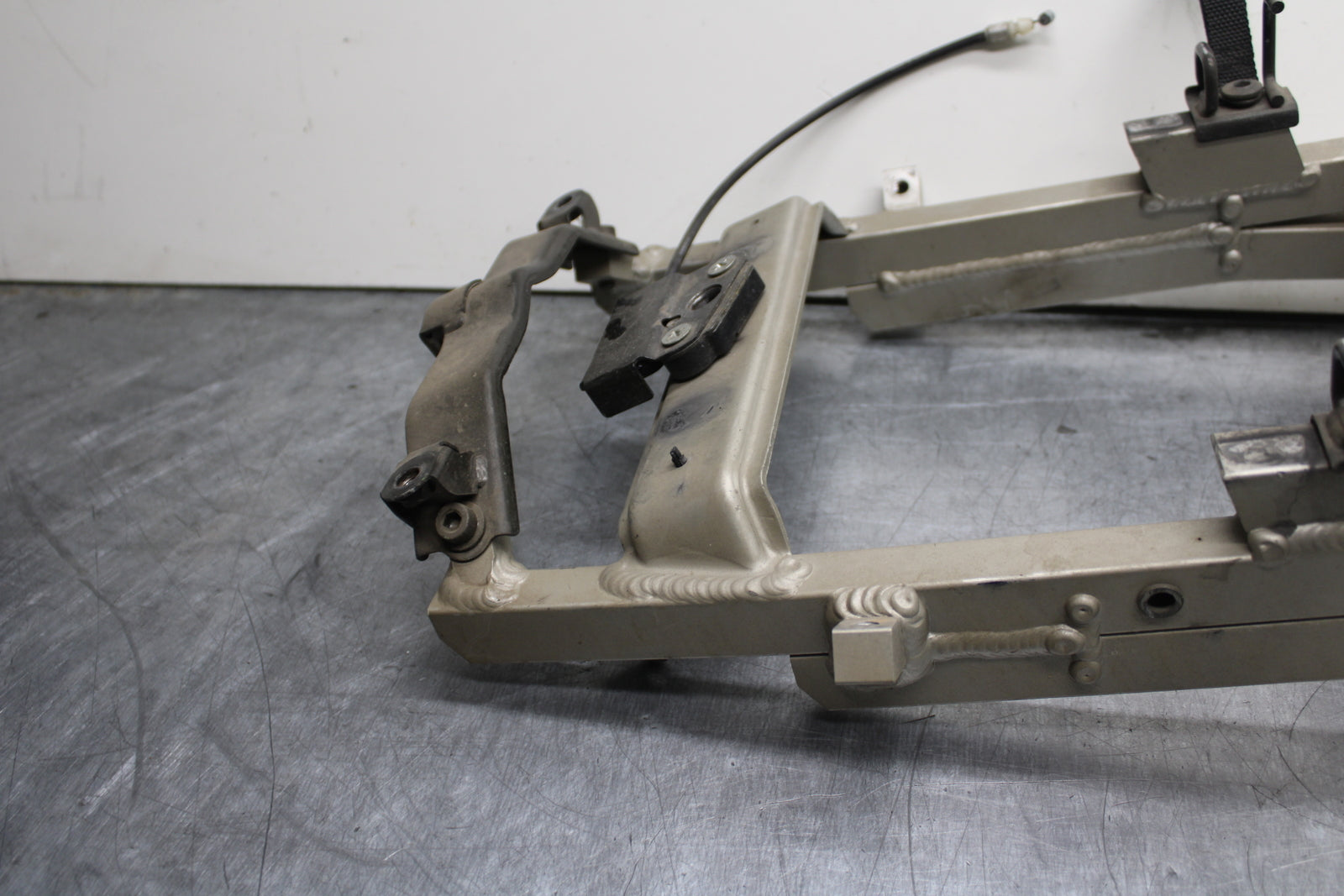 00-02 KAWASAKI NINJA ZX6R REAR SUBFRAME BACK SUB FRAME BB750