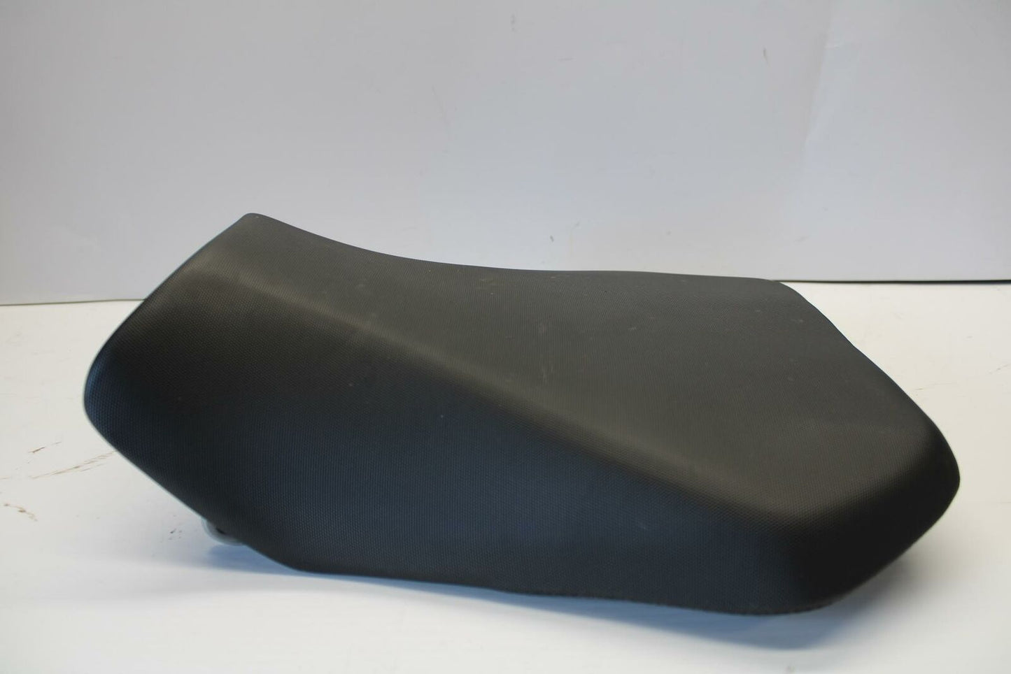 11-21 SUZUKI GSXR600 FRONT DRIVERS SEAT PAD SADDLE PILLION BB252