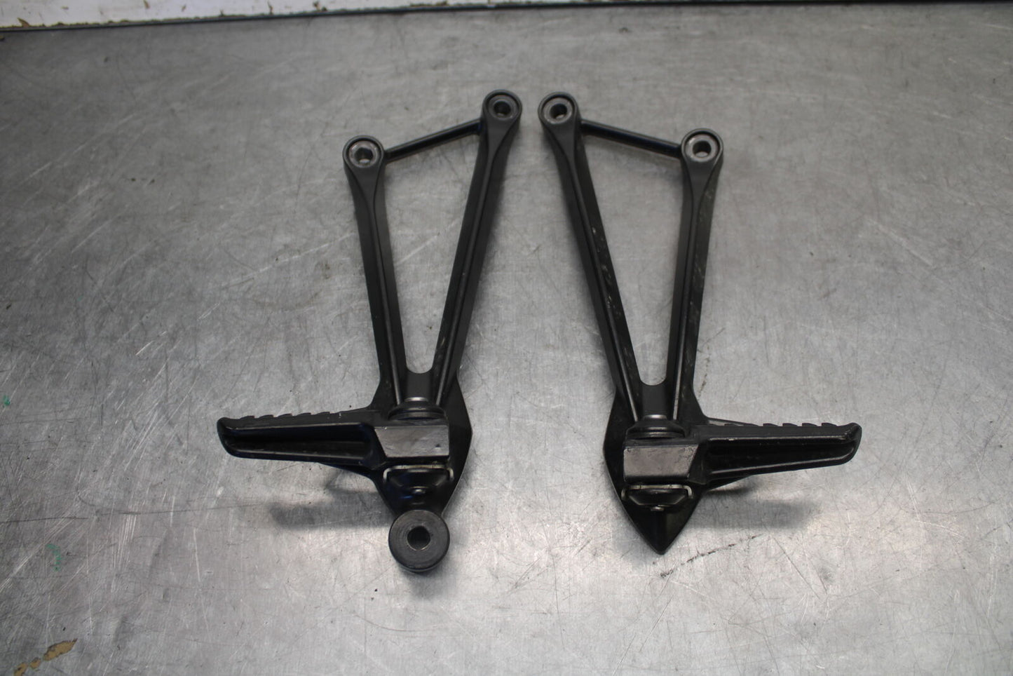 09-12 KAWASAKI NINJA ZX6R REAR BACK PASSENGER PEG SET PAIR BB698