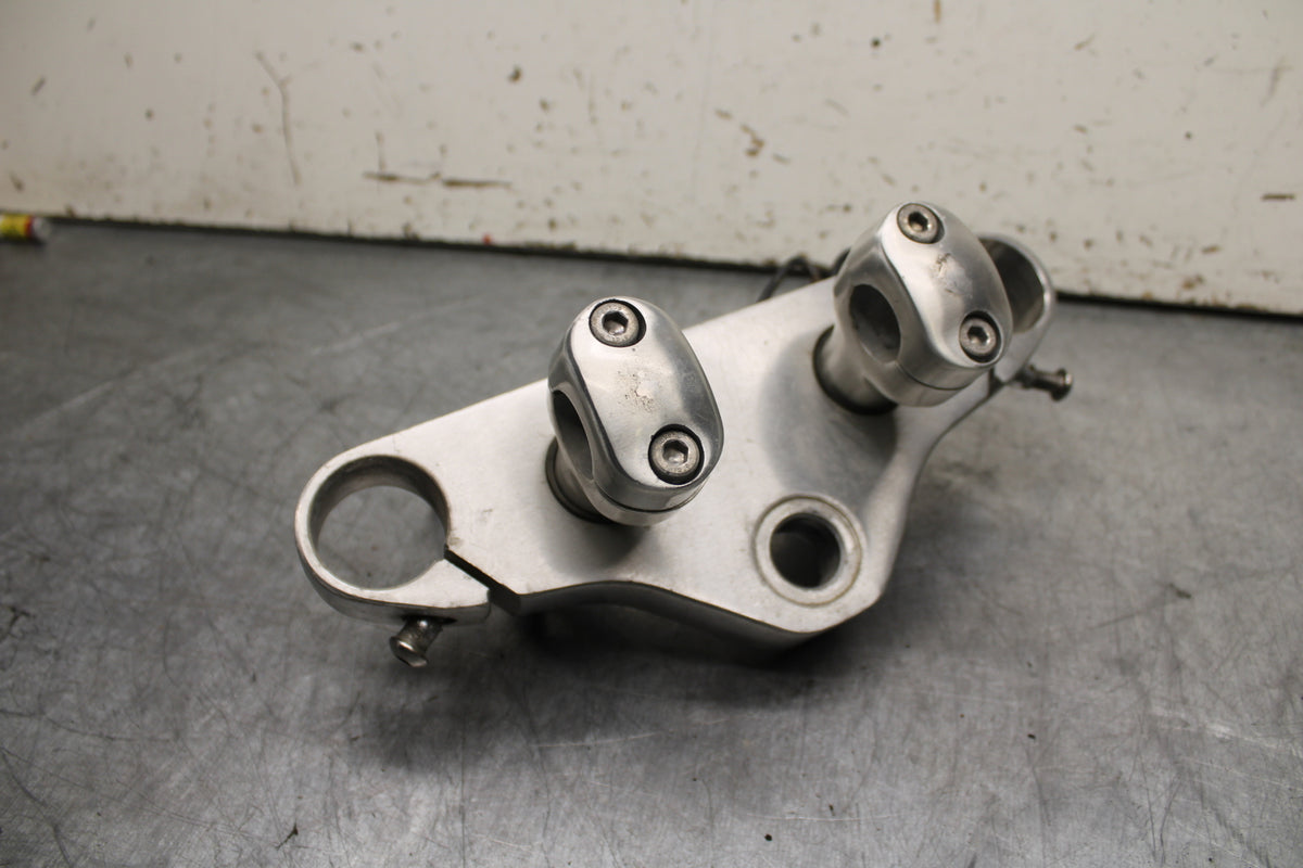 99-00 YAMAHA V STAR 1100 FORKS UPPER TRIPLE TREE CLAMP BB711