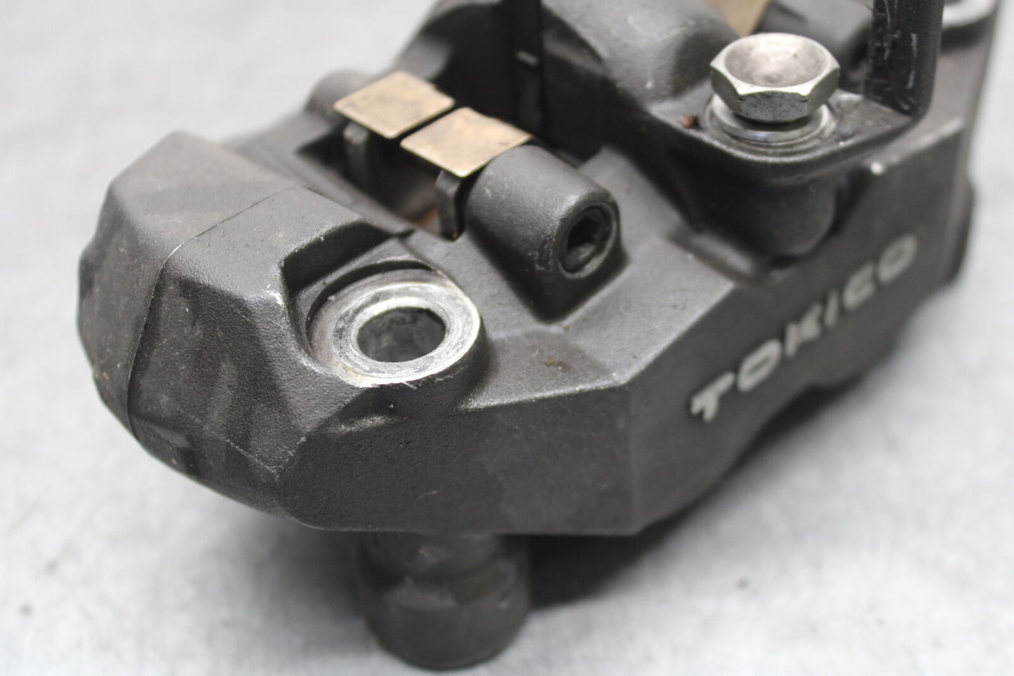 05-06 SUZUKI GSXR1000 RIGHT LEFT FRONT BRAKE CALIPER SET PAIR CALIPERS BB677