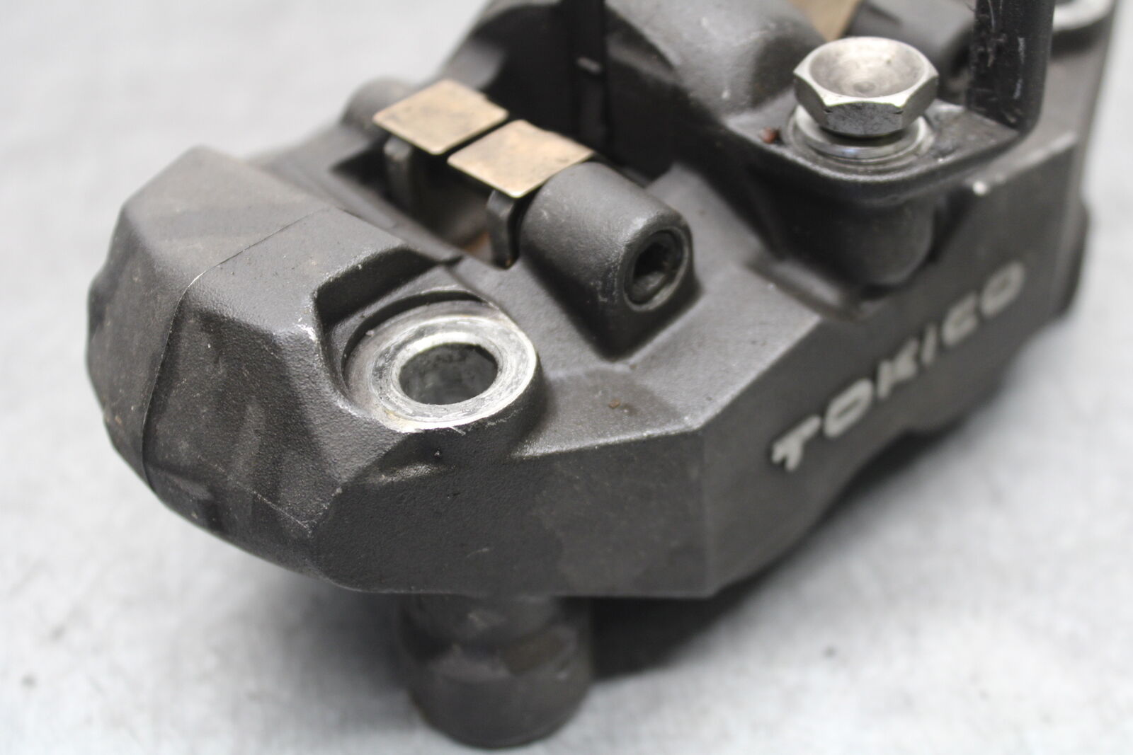 05-06 SUZUKI GSXR1000 RIGHT LEFT FRONT BRAKE CALIPER SET PAIR CALIPERS BB677