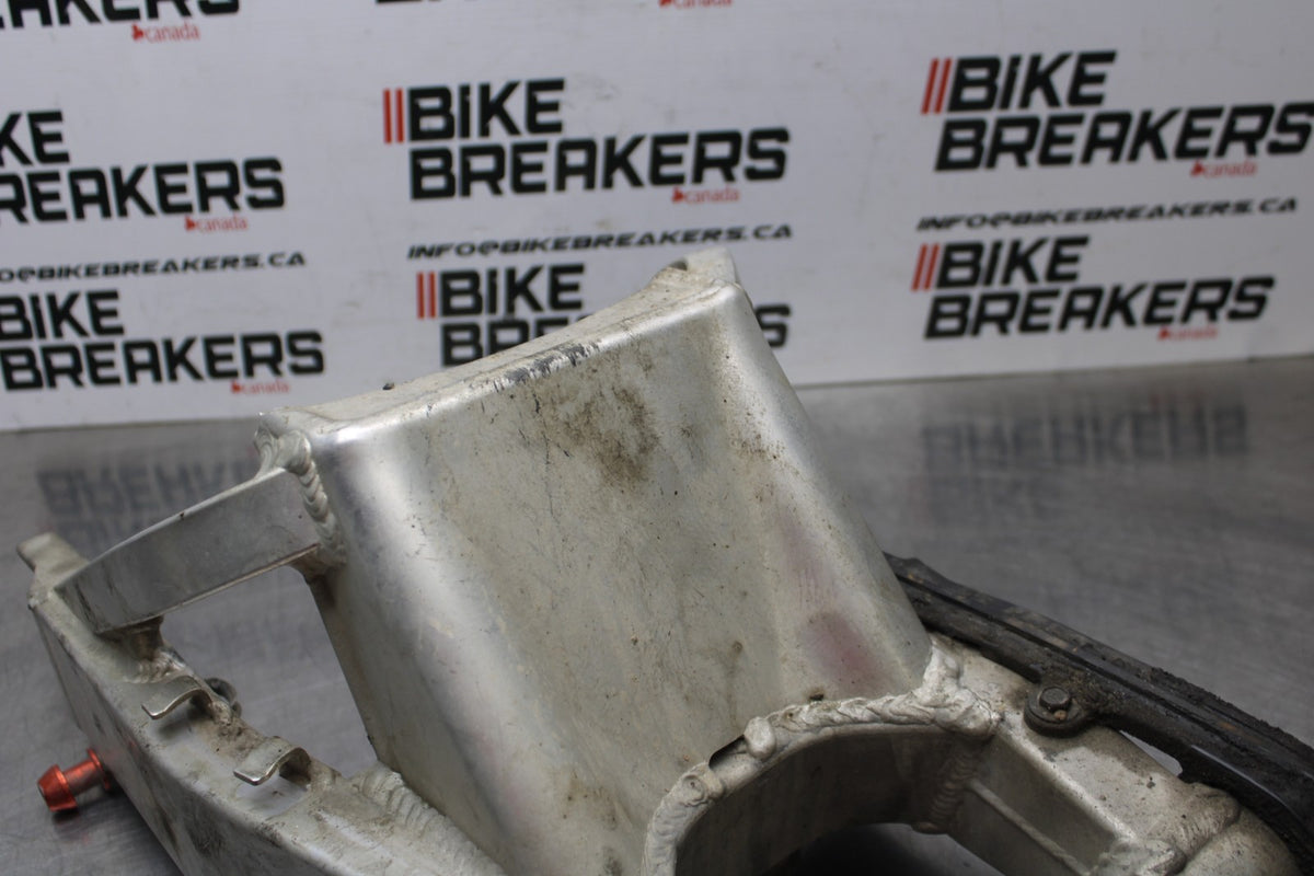 00 SUZUKI GSXR750 REAR SWINGARM BACK SUSPENSION SWING ARM BB820