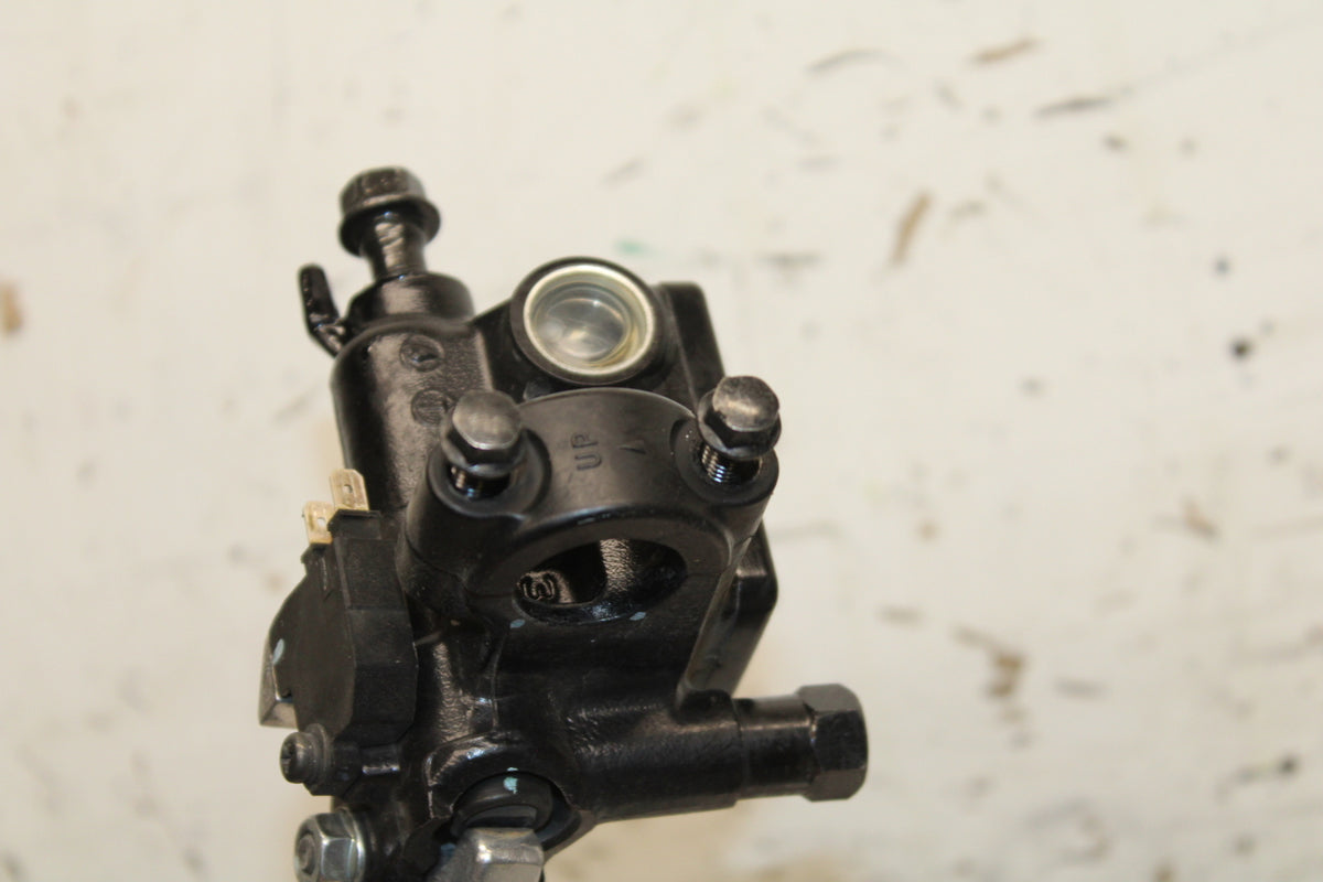 15-16 HONDA CB300F FRONT BRAKE MASTER CYLINDER w/ LEVER BB740