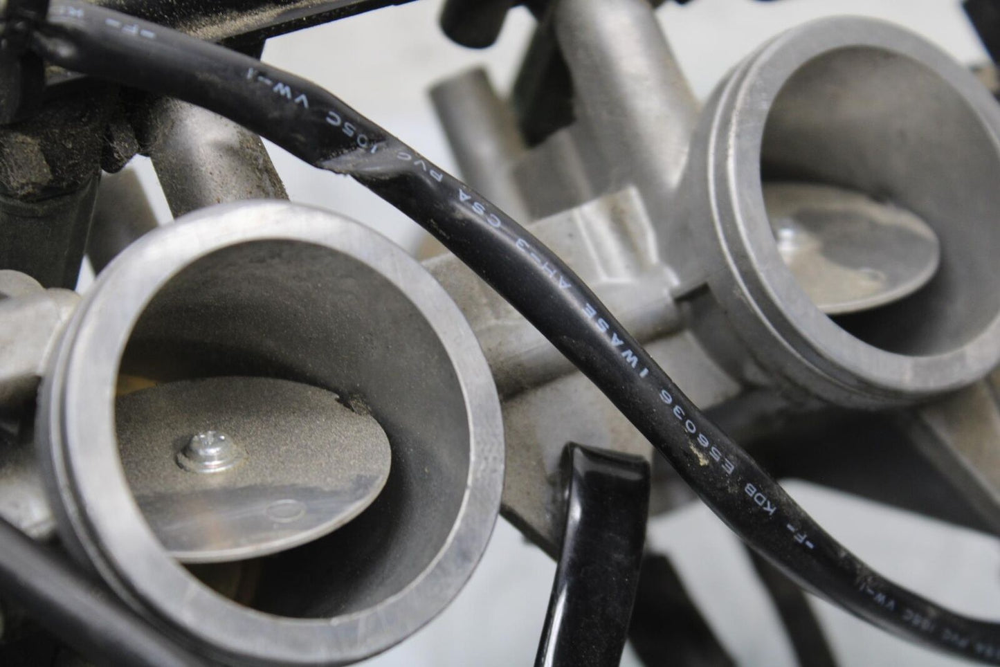 2014 Kawasaki Ninja 650 EX650E MAIN FUEL INJECTORS / THROTTLE BODIES BB569