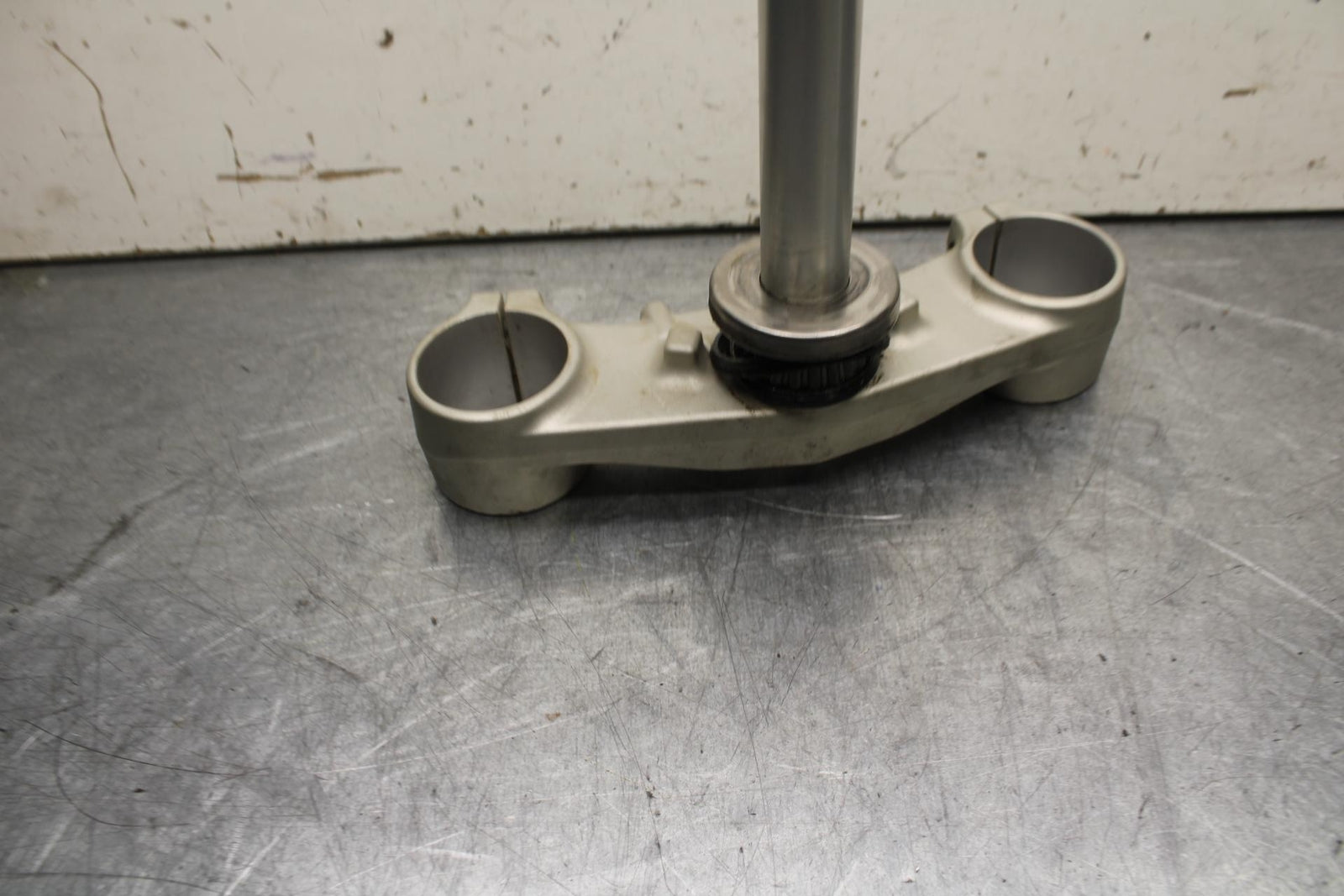 16-18 KTM 690 DUKE FRONT FORKS CLAMP LOWER TRIPLE TREE STEM BB631