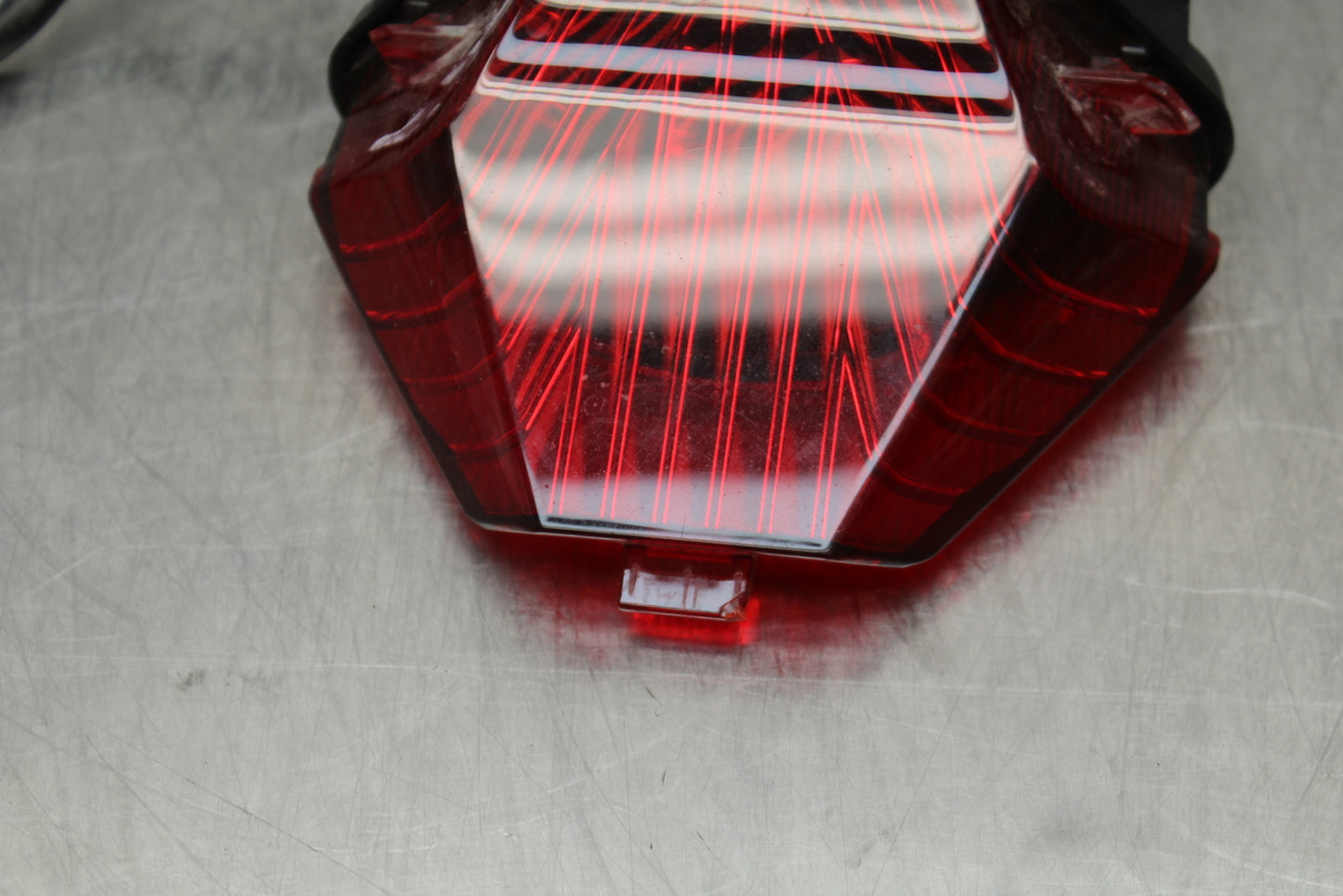 14-17 YAMAHA FZ07 REAR TAIL TAILLIGHT BACK BRAKE LIGHT BB162