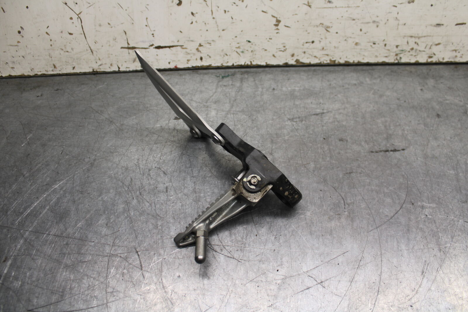 18-23 KAWASAKI NINJA 400 EX400 ABS LEFT REARSET REAR SET FOOT PEG REST BB747