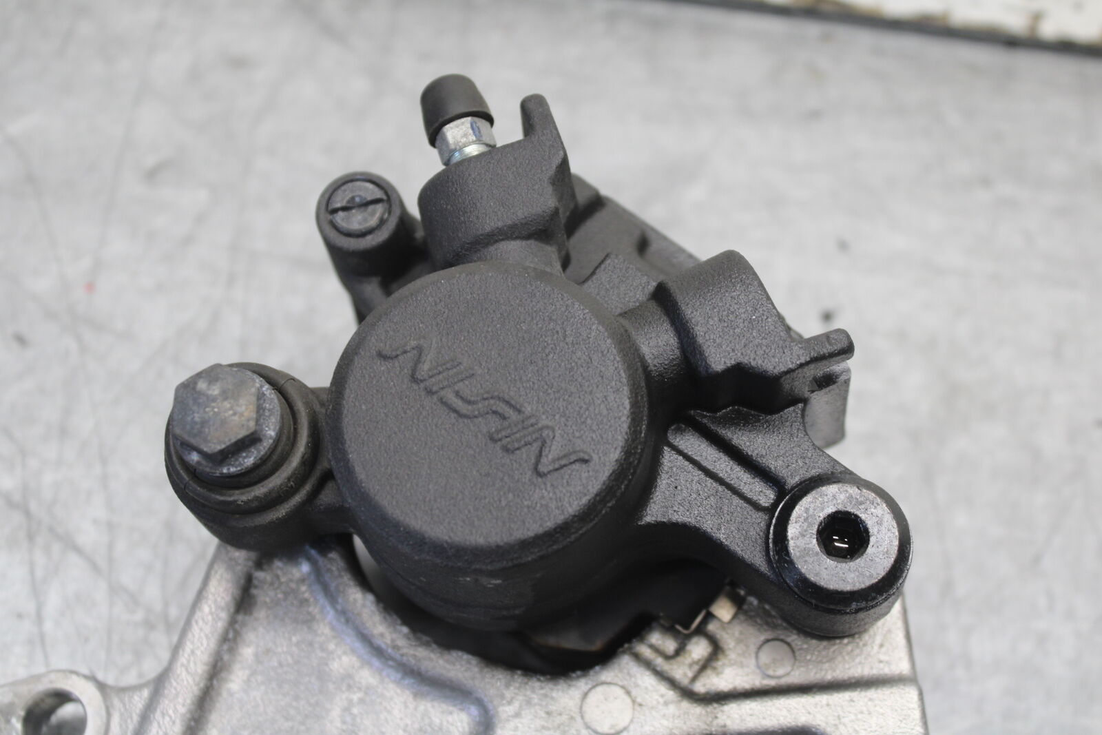 17-24 SUZUKI SV650 REAR BACK BRAKE CALIPER W MOUNT BRACKET BB706