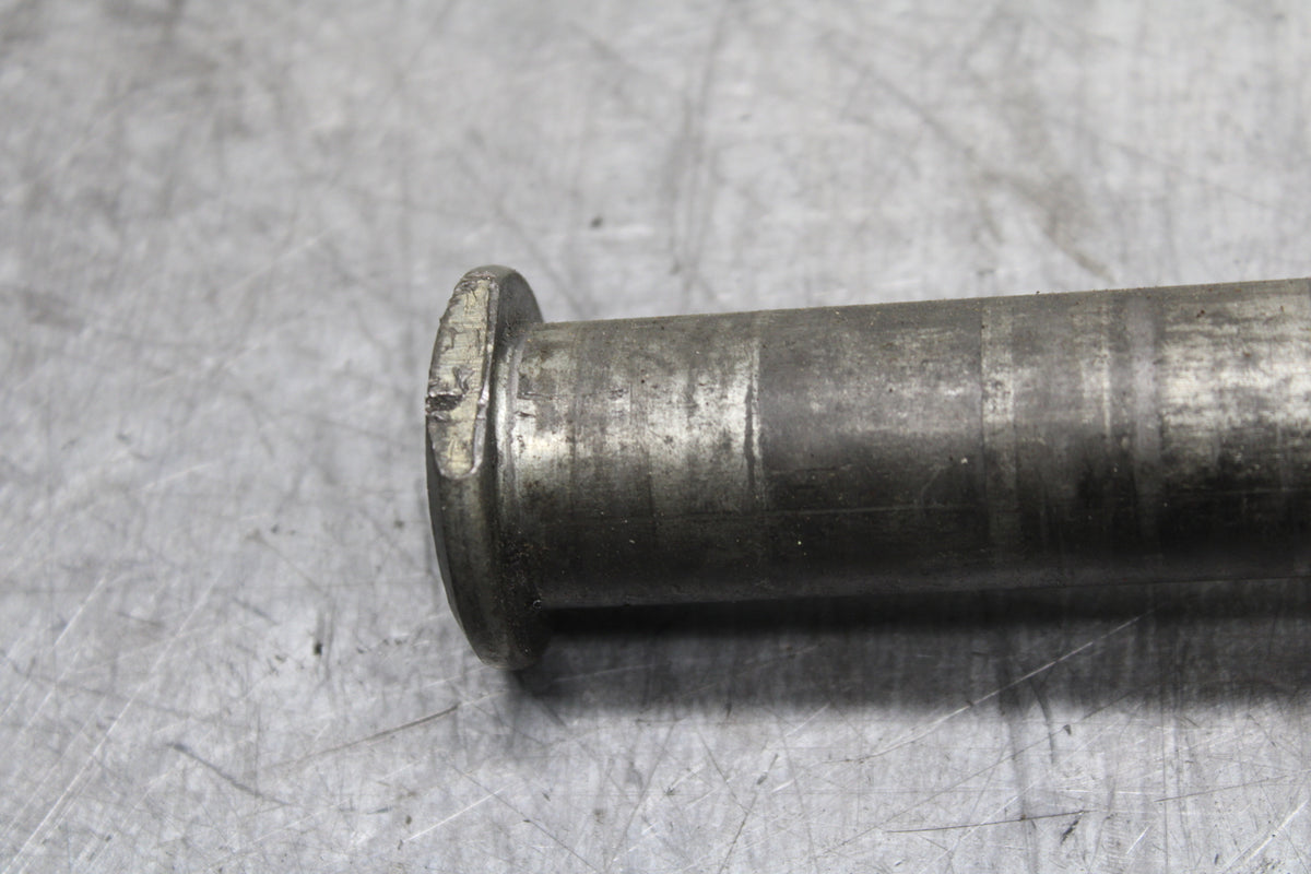 01-03 SUZUKI GSXR600 REAR AXLE BACK WHEEL RIM PIVOT BOLT AXEL BB336