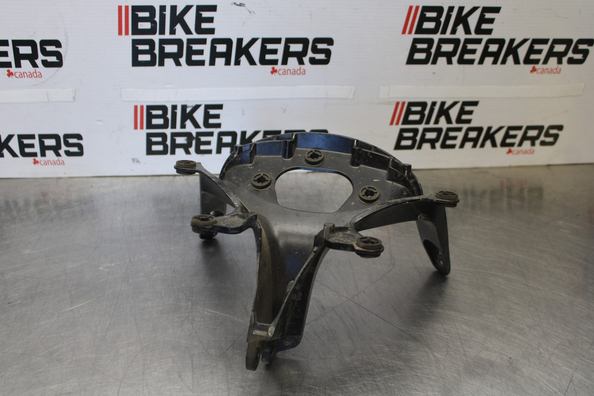 05 YAMAHA YZF R6 UPPER FAIRING MIRROR GAUGES STAY BRACKET BB894