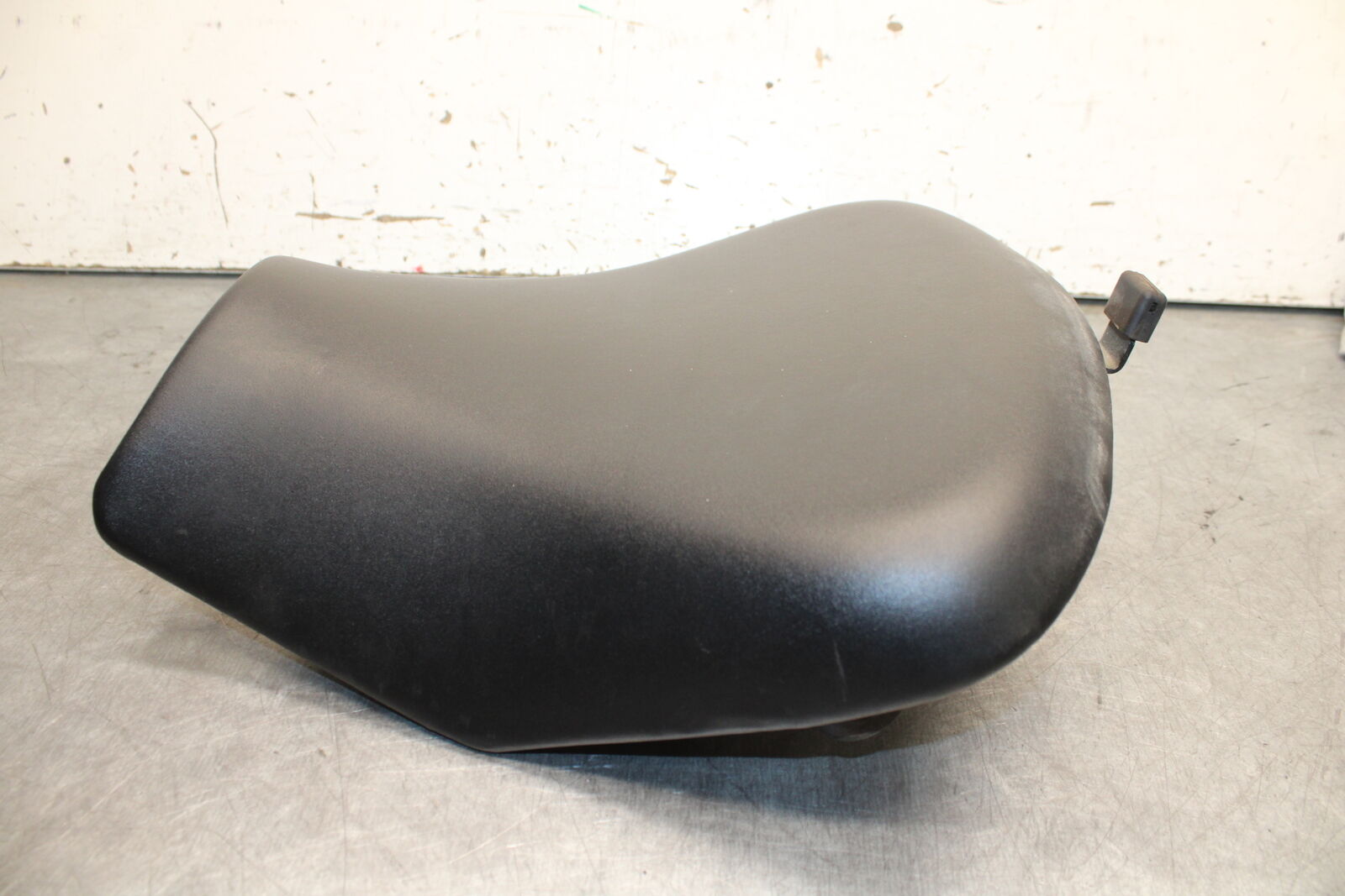 18-24 KAWASAKI NINJA 650 FRONT DRIVERS SEAT PAD SADDLE PILLION BB725