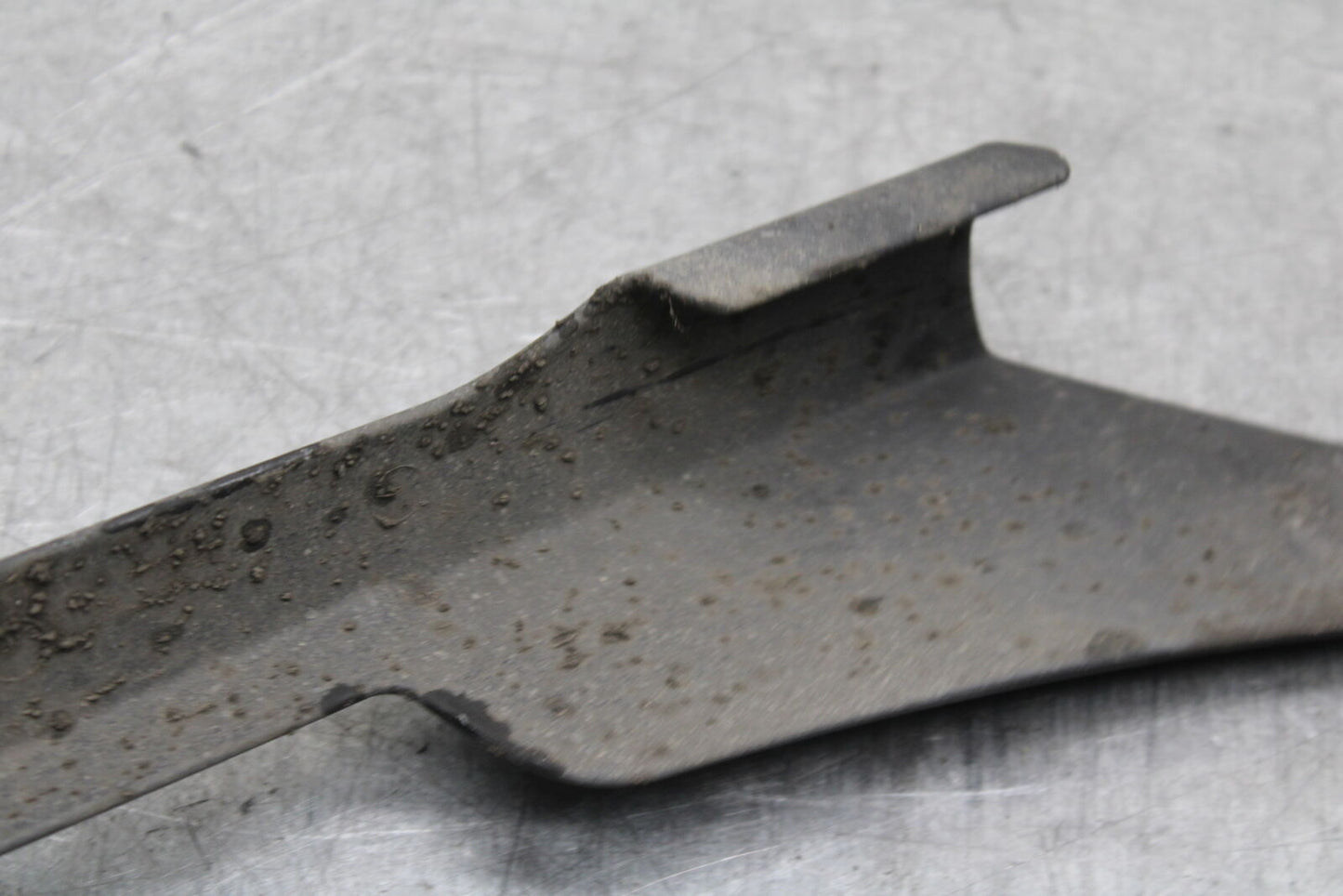 13-18 KAWASAKI NINJA ZX6R REAR BACK DRIVE CHAIN GUARD COVER 36014-0048 BB666