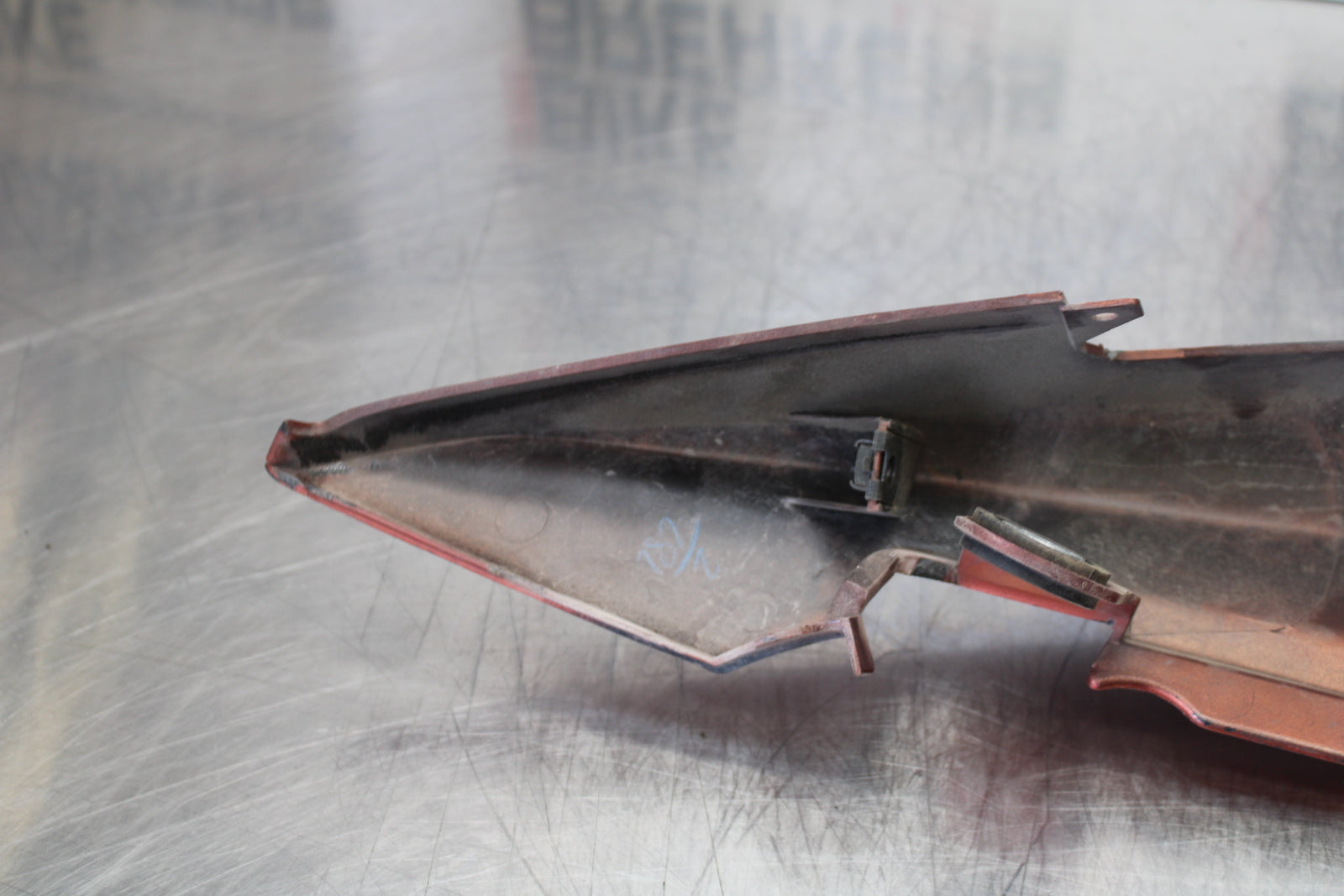 03 SUZUKI SV650S RIGHT REAR BACK TAIL FAIRING COWL SHROUD BB167
