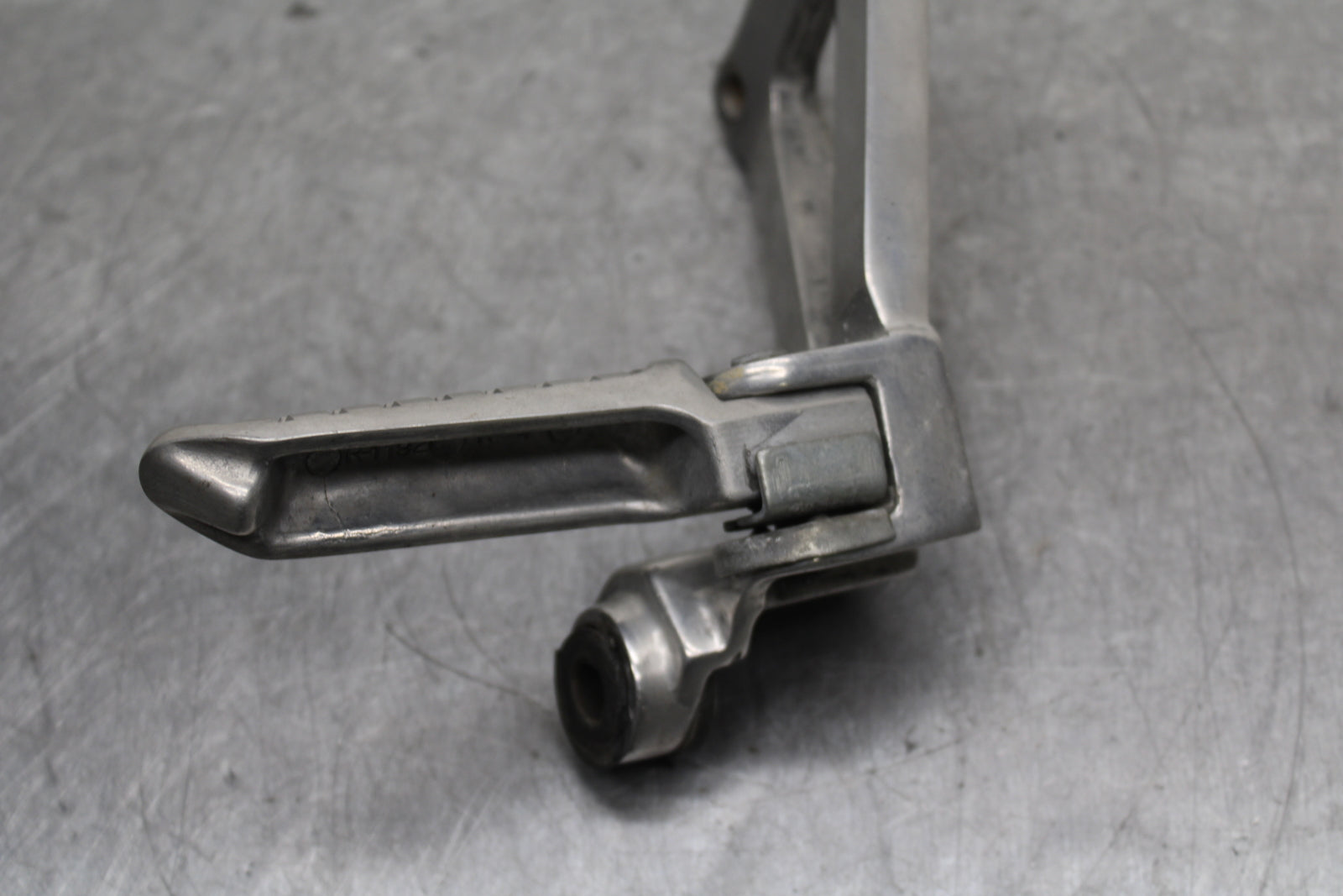 93-94 KAWASAKI NINJA ZX7R REAR BACK PASSENGER PEG SET PAIR BB122