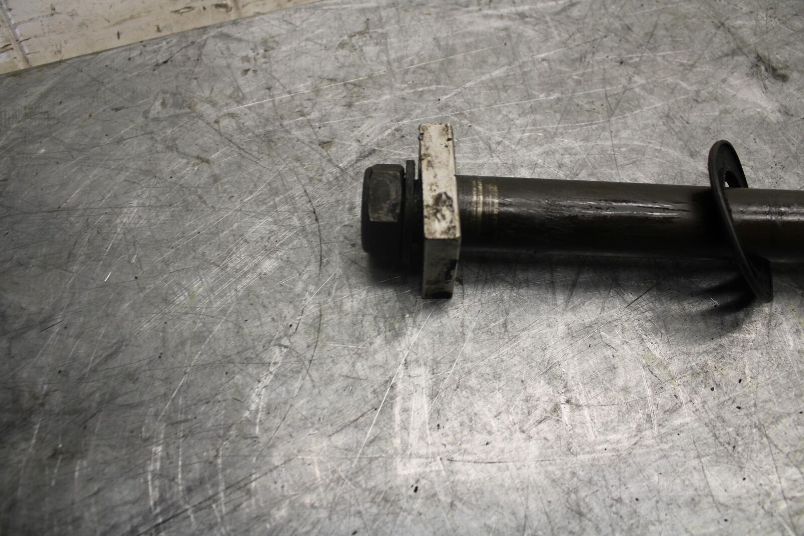 1999 Yamaha YZF R1 REAR AXLE BACK WHEEL RIM PIVOT BOLT AXEL 4XV-25381-00-00 BB50
