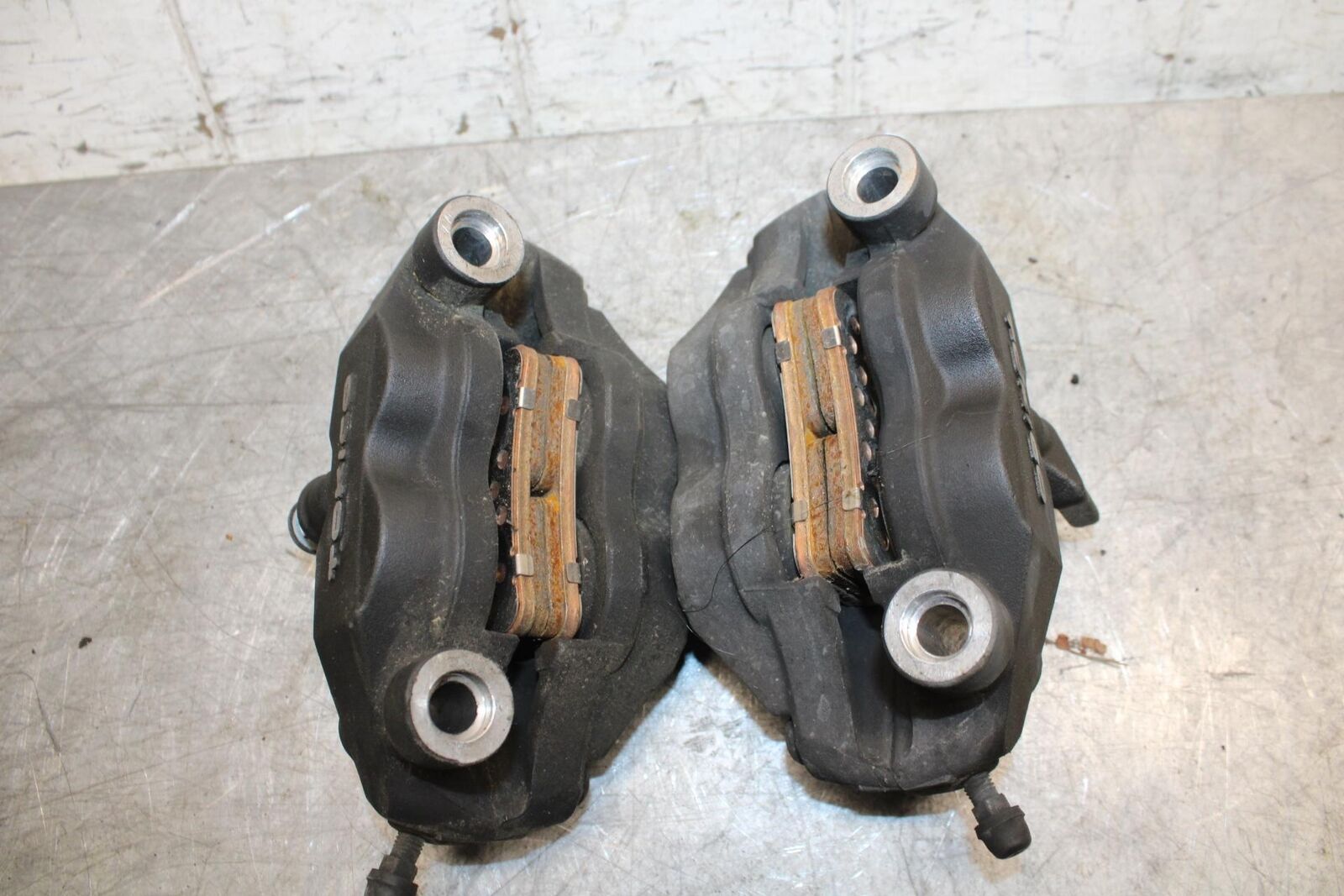 2007 Suzuki GSXR600 RIGHT LEFT FRONT BRAKE CALIPER SET PAIR CALIPERS BB540