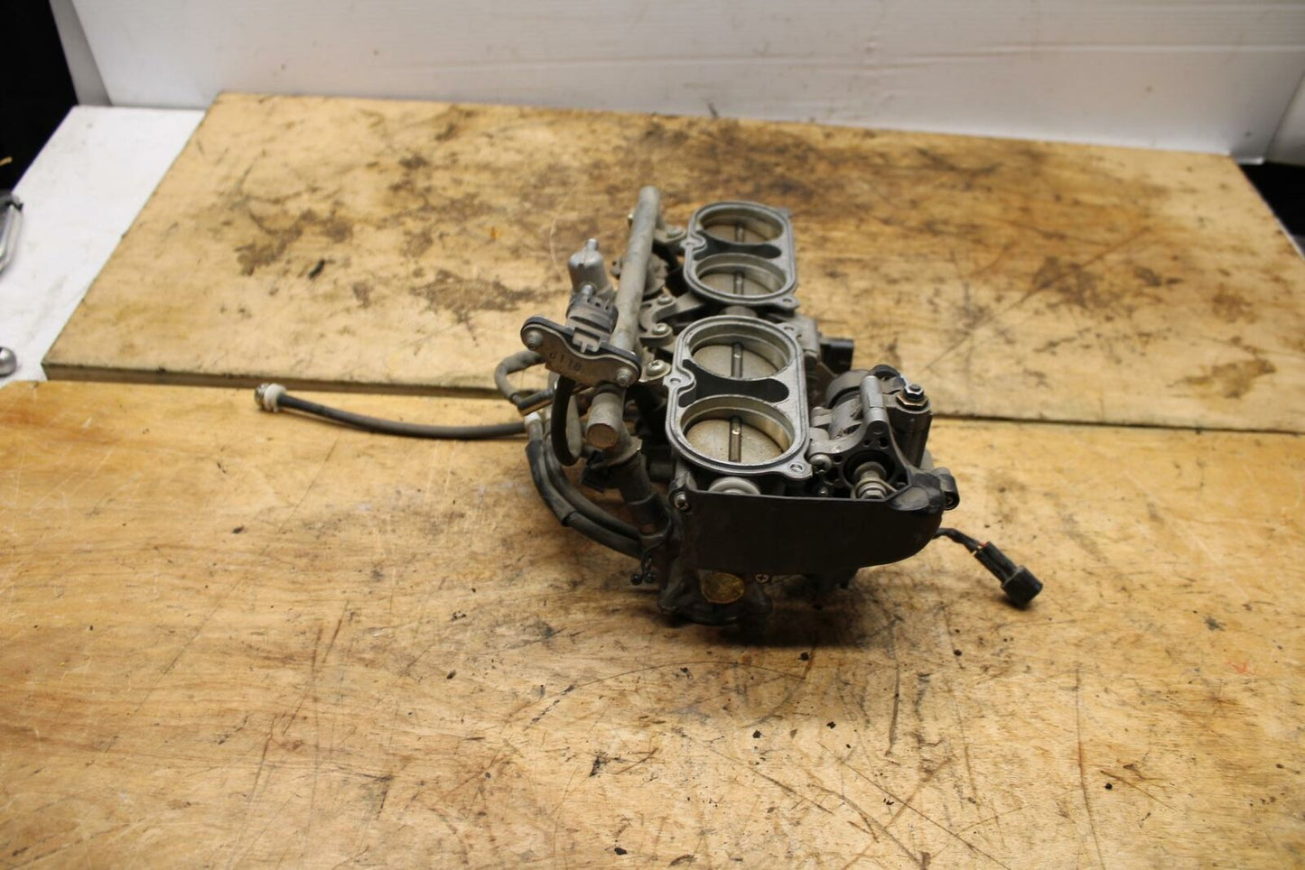 06-15 YAMAHA FZ1 MAIN FUEL INJECTORS / THROTTLE BODIES BB326